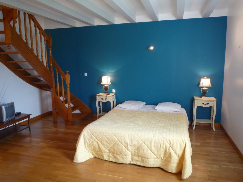 Le Petit Pont Hotel Monce-en-Belin Ngoại thất bức ảnh